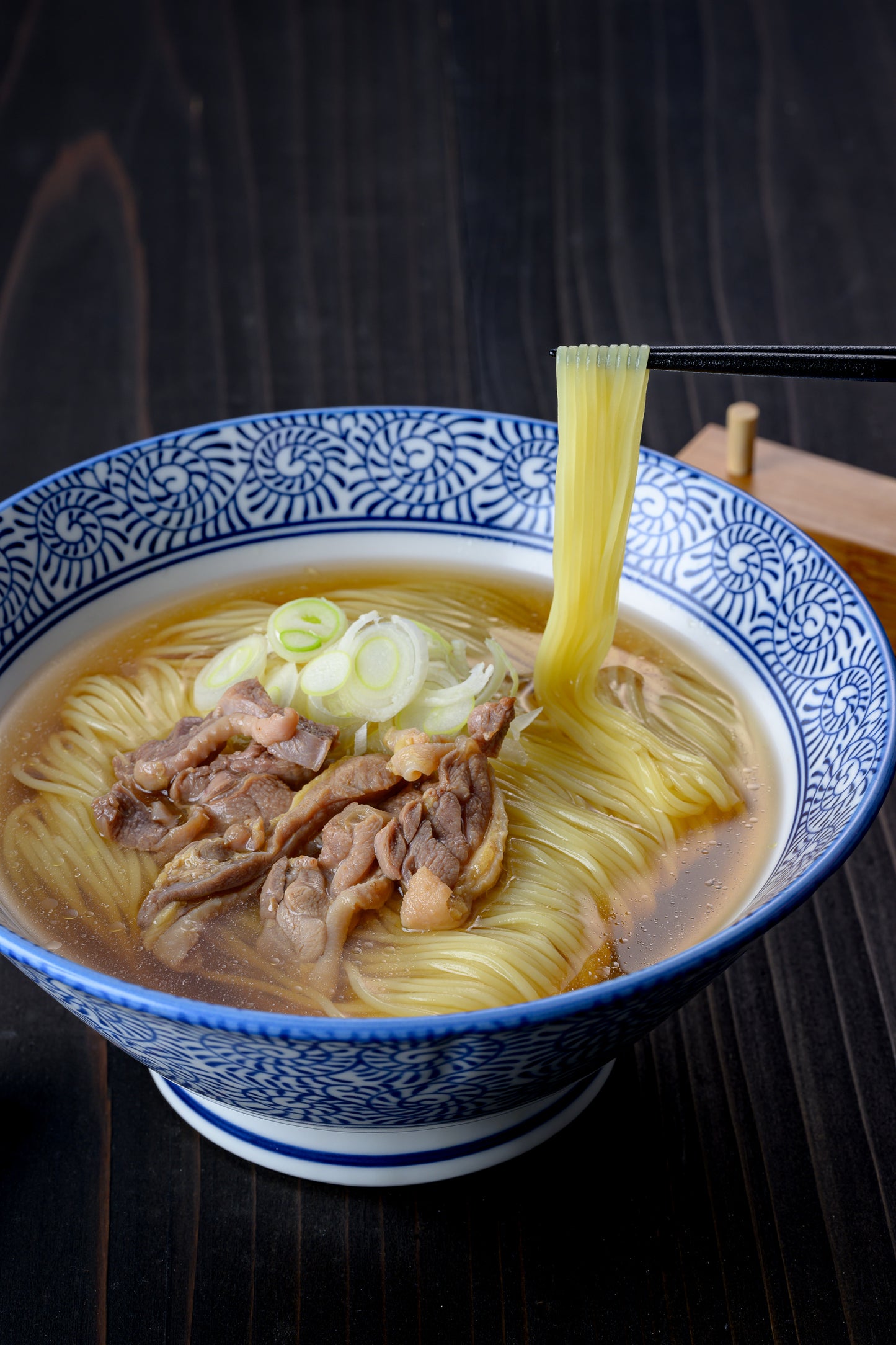 老舗蕎麦屋の肉中華