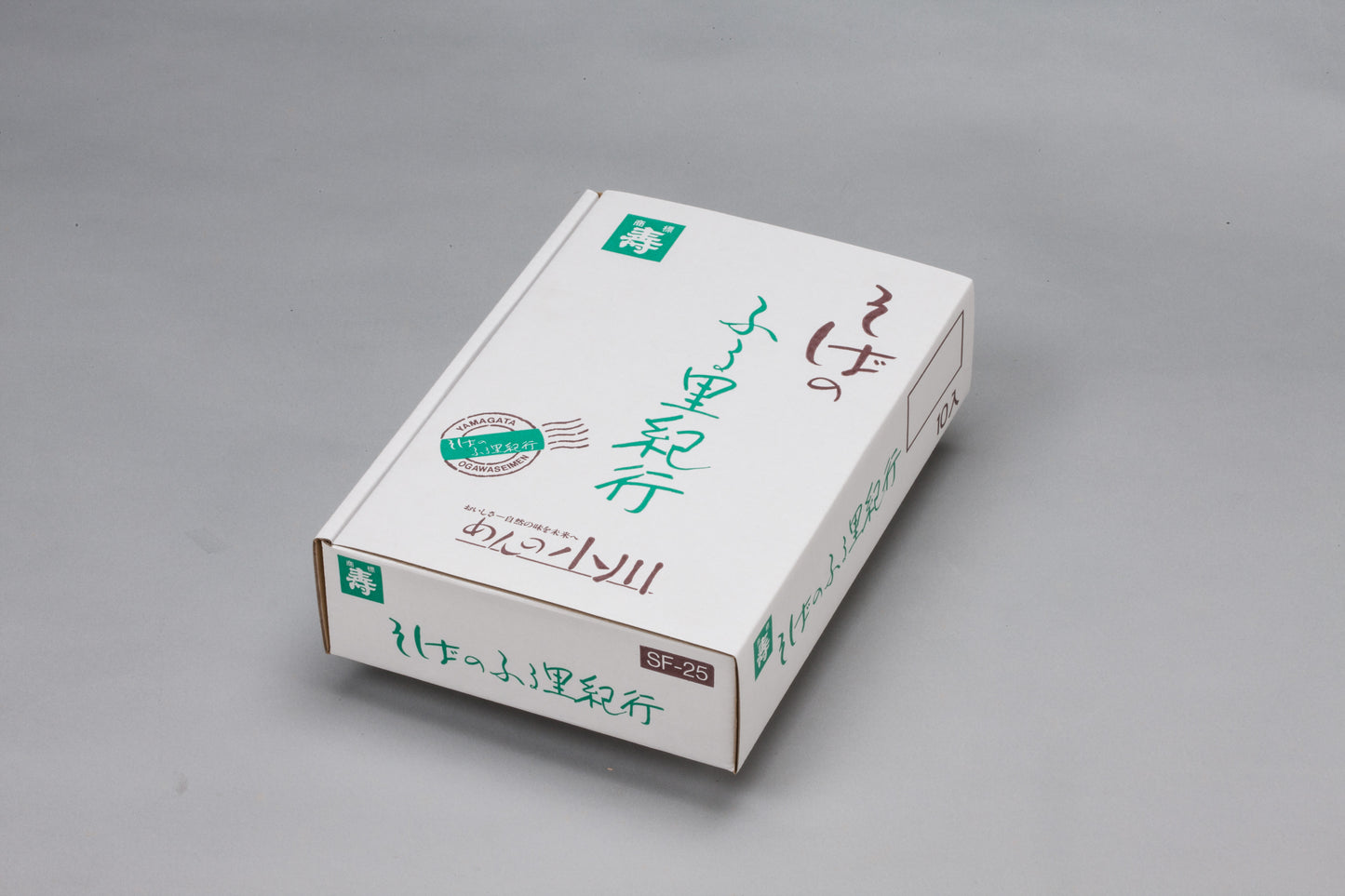 山芋入りでつるつるした細いおそば