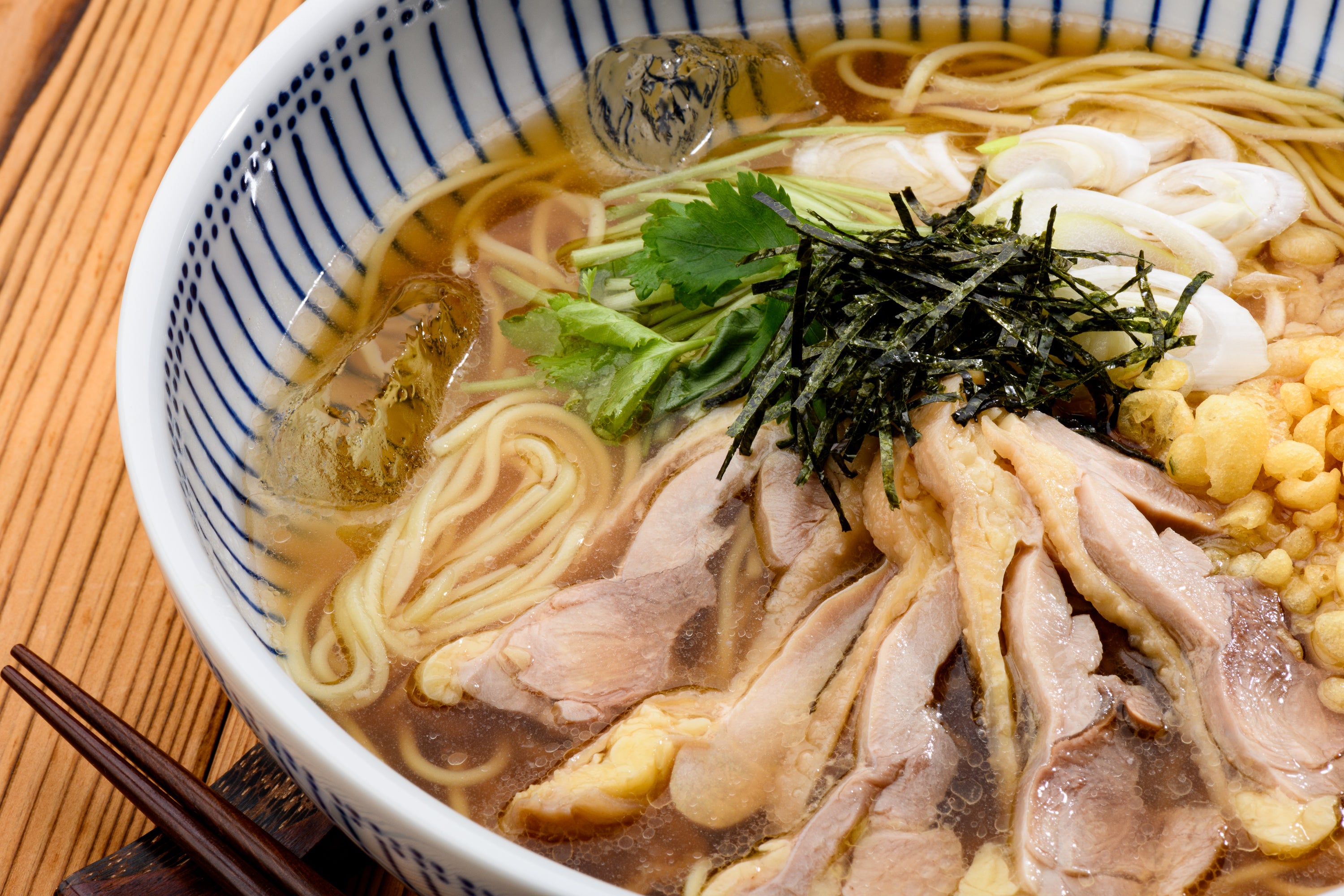 山形 老舗蕎麦屋の鳥中華